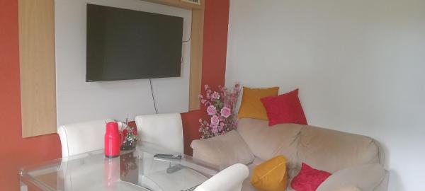 Na fotografii je vidět objekt Apartamento 300 metros do mangueirao nacházející se ve městě Belém.