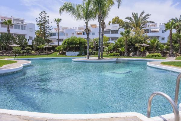 Nella foto è visibile l'oggetto Vera Playa El Oasis Bajo con Jardin y Piscinas situato nella città di Vera.