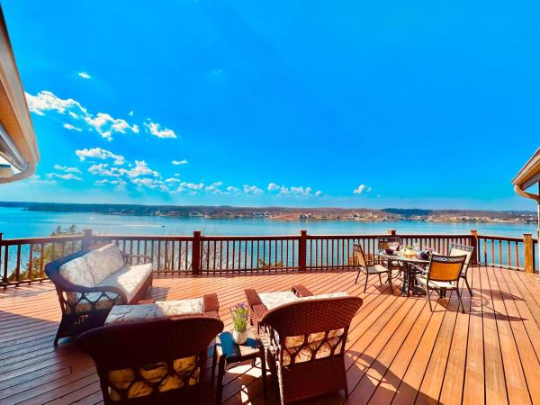 A la foto es mostra l'objecte The Overlook at Cedar Point situat a la ciutat de Osage Beach.