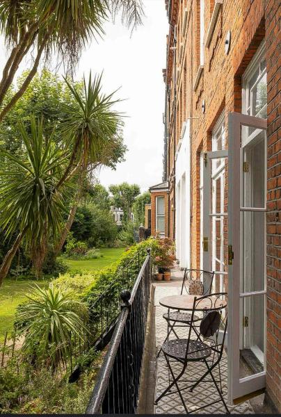 Foto 2: Palatial, Elegant 1000sqft Home and Garden - Central London