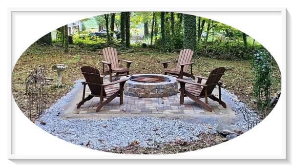 A la foto es mostra l'objecte Cozy 2BR Cabin with Fire Pit & Whirlpool Tub, Screened Porch & so much more! situat a la ciutat de Townsend.