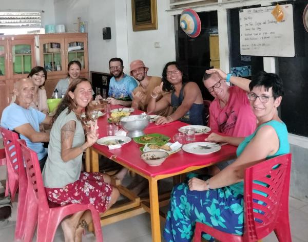 写真にはLimboto市にあるMaharani Backpackers Homestayが写っています。