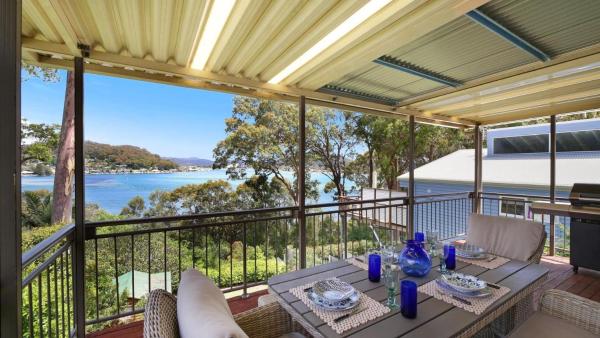 'Tranquil Bayside Cottage' By Holidayco - Sydney