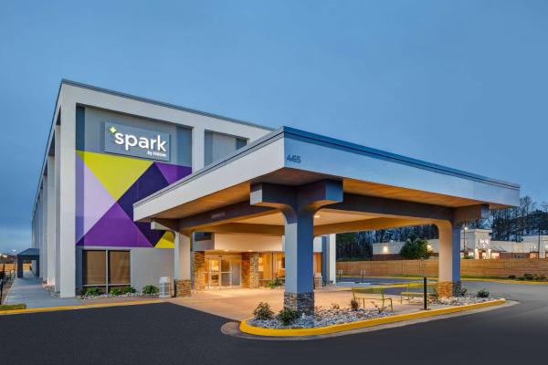 Na foto é possível ver o objeto Spark By Hilton Jackson Ridgeland localizado na cidade de Jackson.