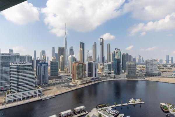 Waves - Elegant Waterfront Living in Dubai's Business Bay的照片4