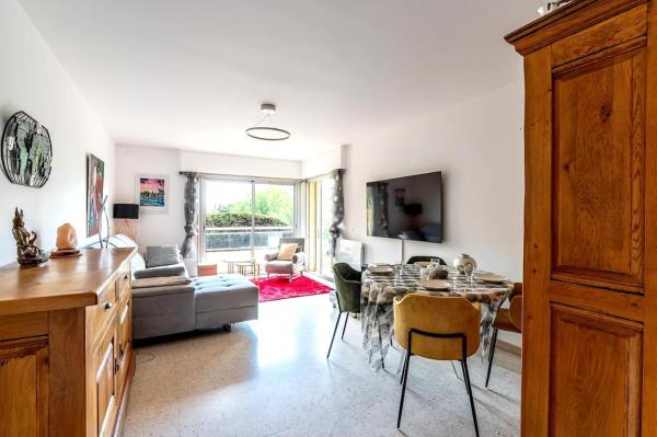 Nella foto è visibile l'oggetto Chez Line situato nella città di Bandol.