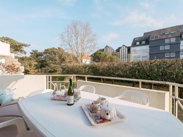 A la foto es mostra l'objecte Carnac Plage: Grand T3 58m² avec Wifi et Parking - FR-1-477-133 situat a la ciutat de Carnac.