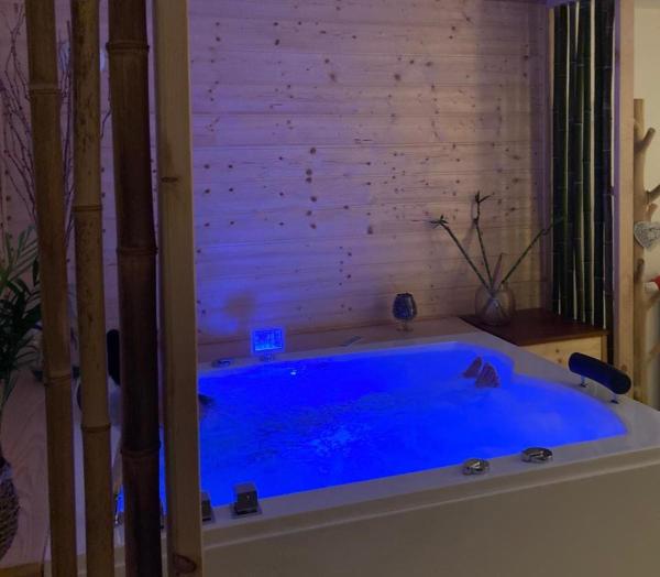 På billedet ses objektet Gîte bien-être Balnéo Sauna à usage privatif beliggende i byen Tarentaise.