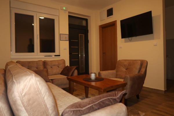 A la foto es mostra l'objecte Apartmani Perović - Rudno situat a la ciutat de Rudno.