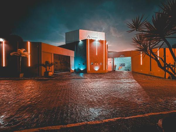 En la foto se muestra el objeto Rhodes Hotel e Motel Caruaru ubicado en la ciudad de Agrestina.