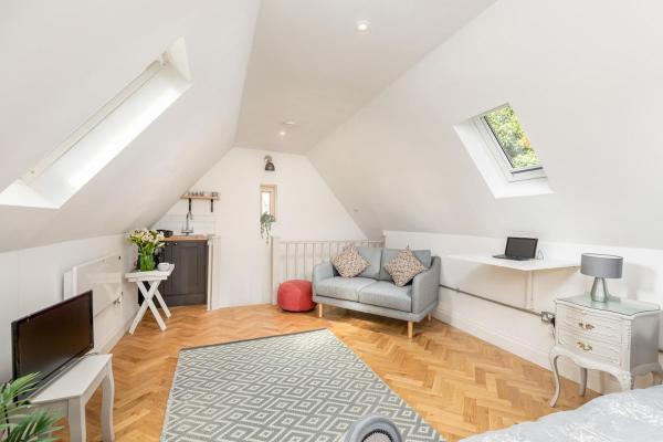 Op de foto is het object The loft te zien, gelegen in de stad Melksham.