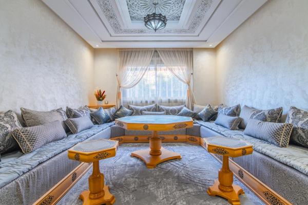 Auf dem Foto ist das Objekt Luxury Apartment 102sqm with Beach front, AC and Unlimited Wi-Fi in der Stadt Agadir zu sehen.