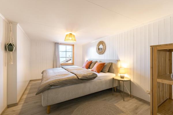 写真にはライシーゲン市にあるSkandi Lodge mit Seesicht nahe Interlakenが写っています。