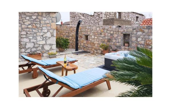 Na zdjęciu widoczny jest obiekt Gorgeous Home In Vinjerac położony w mieście Vinjerac.