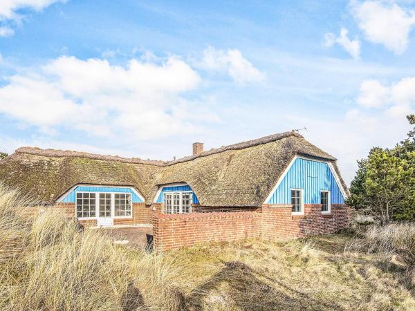 Na fotografii je vidět objekt 4 star holiday home in Ringkøbing nacházející se ve městě Ringkobing.