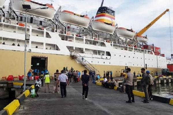 A la foto es mostra l'objecte Tiket Kapal Pelni situat a la ciutat de Sambu.