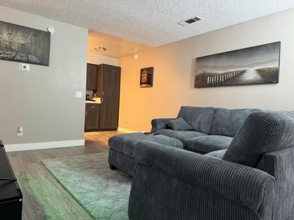 A la foto es mostra l'objecte The Chic Loft situat a la ciutat de Riverside.