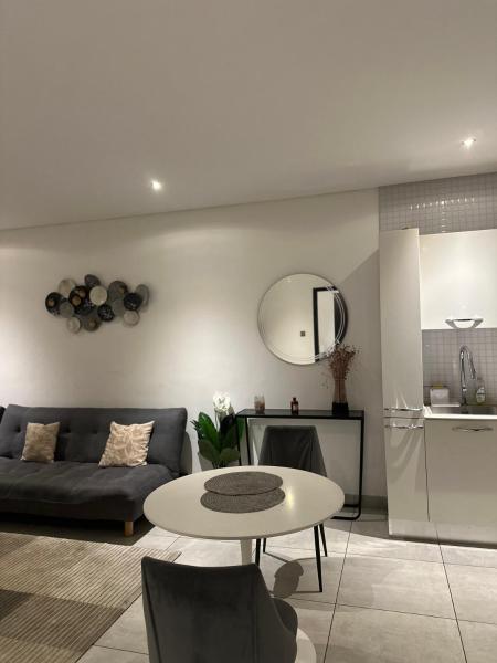 A la foto es mostra l'objecte Signature Premium 1Bed by RLR situat a la ciutat de Accra.