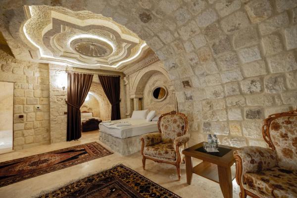 Na fotografii je vidět objekt Kemerhan Cave Suites nacházející se ve městě Ürgüp.