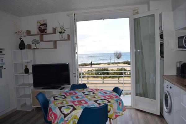 Na fotografii je vidět objekt Appartement classé 2 étoiles à HOSSEGOR en front de mer, plage centrale, avec vue magnifique sur l'océan nacházející se ve městě Hossegor.