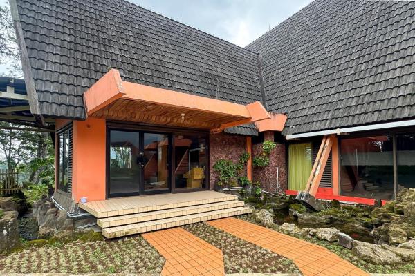 Nella foto è visibile l'oggetto Urbanview Hotel AR Cottage Gambung situato nella città di Cimaung.