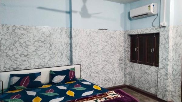 Auf dem Foto ist das Objekt Narsingh Sadan Home Stay in der Stadt Ayodhya zu sehen.