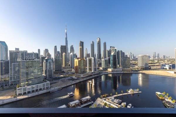 Φωτογραφία 3: Waves - Tranquil Waterfront Living 2B Retreat With Balcony