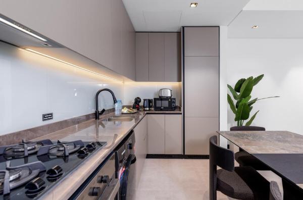 Φωτογραφία 8: Waves - Tranquil Waterfront Living 2B Retreat With Balcony