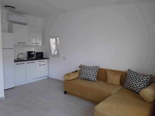På billedet ses objektet Baby friendly 2 rooms apartment beliggende i byen Constanţa.