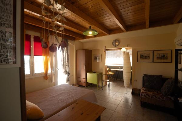 På bildet vises objektet Cozy 35sm Studio with Free Parking som ligger i byen Krionérion.