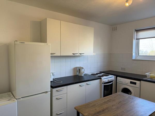 A la foto es mostra l'objecte 3 Bedroom Apartment in Rayleigh Town Centre with Balcony situat a la ciutat de Hockley.
