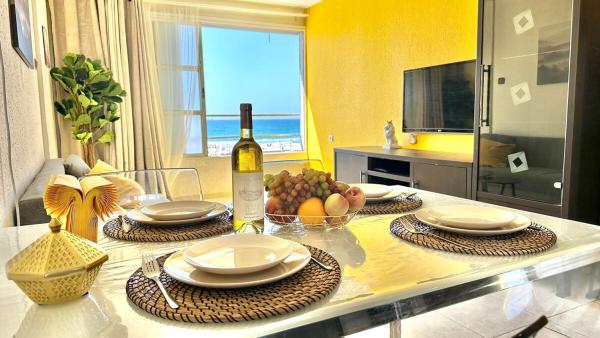 A la foto es mostra l'objecte Truman beach Resort Apartment situat a la ciutat de Haifa.