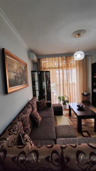 Warm Wooden Escape, Cozy & Elegant Stay, Tirana