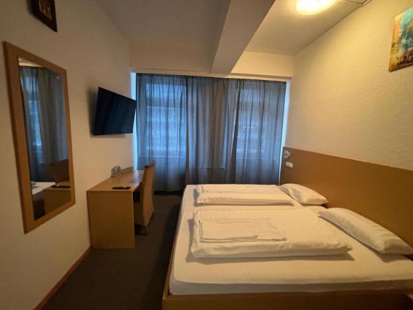 På billedet ses objektet OverNight Hotel Hamburg beliggende i byen Hamborg.