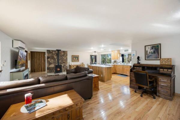 Στη φωτογραφία φαίνεται το αντικείμενο Private - Amidst The Forest που βρίσκεται στην πόλη Walker.