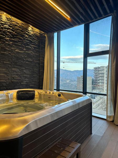 A la foto es mostra l'objecte 2 BHK Mountain View -Family Stay With Room Service situat a la ciutat de Solan.