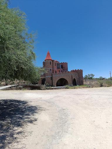 Na foto é possível ver o objeto Castillo Palmas localizado na cidade de Aguascalientes.
