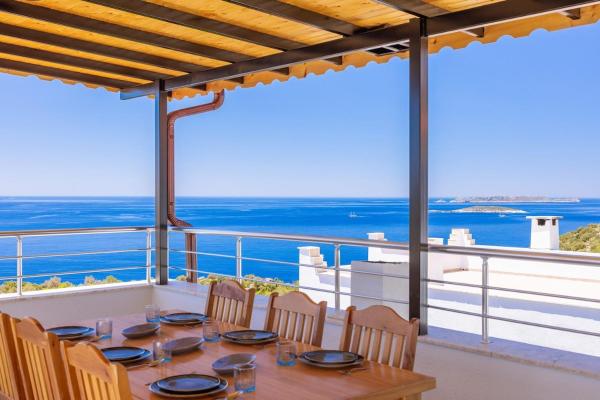 A la foto es mostra l'objecte Villa Lale with Private Pool, Sleeps 6 situat a la ciutat de Kas.
