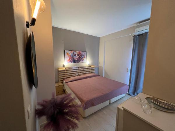 Na foto é possível ver o objeto cozy studio apartments localizado na cidade de Moraitika.