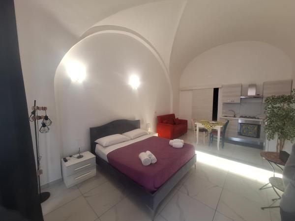 A la foto es mostra l'objecte Railway Apartments situat a la ciutat de Catània.