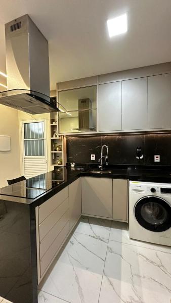 A la foto es mostra l'objecte Apartamento completo próximo do hospital do Câncer situat a la ciutat de Cuiabá.