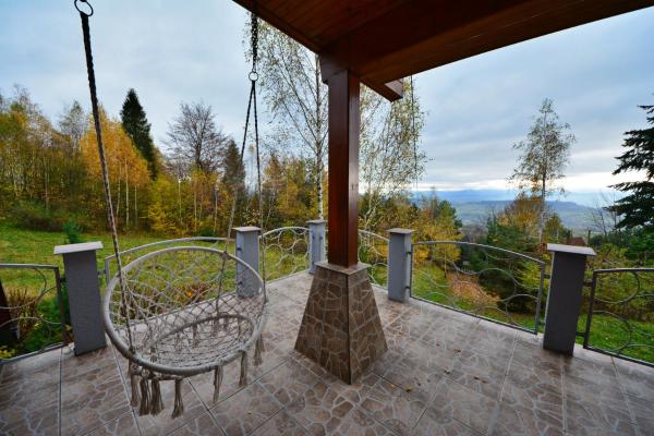 Na fotografii je vidět objekt Maciejówka - mountain cottage, forests, lake nacházející se ve městě Łysina.