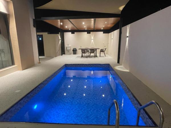 På bildet vises objektet AL Rabie Resort ,Nizwa Grand Mall som ligger i byen Firq.