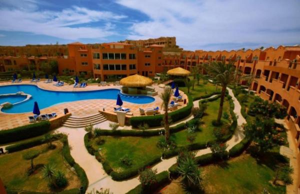 Na zdjęciu widoczny jest obiekt La Rosa Empire Hotel-Ain Sokhna położony w mieście As Suways.