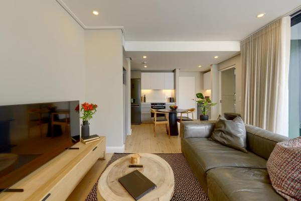 7 on Bantry Luxury Residence 305の写真1
