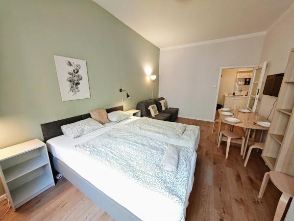 Foto 2: Flat in Zizkov -101-