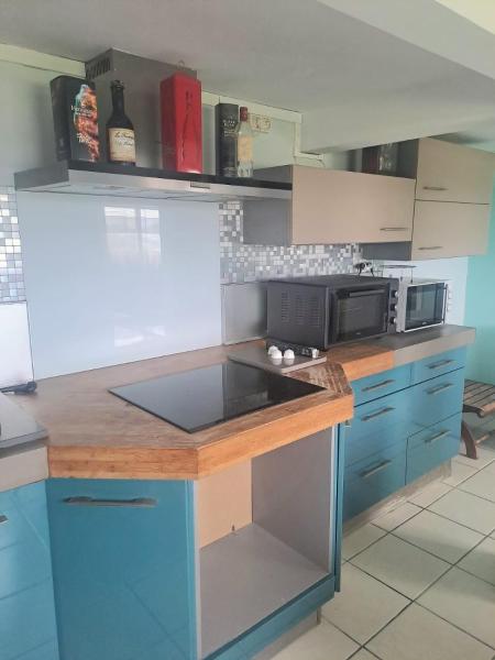 A la foto es mostra l'objecte Studio tout équipé calme et paisible situat a la ciutat de Morne la Valeur.