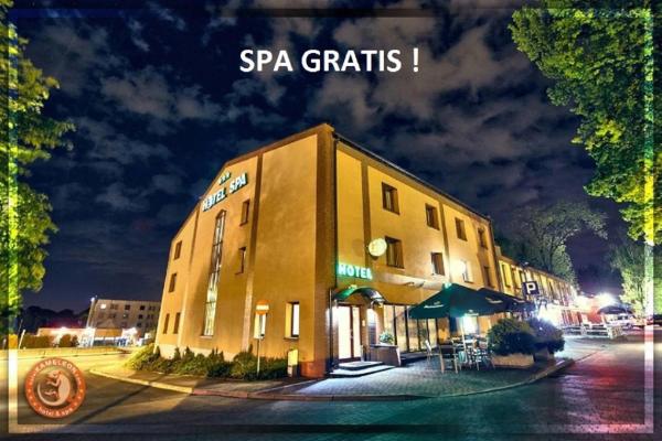 写真にはジョルィ市にあるHotel&Spa Kameleonが写っています。