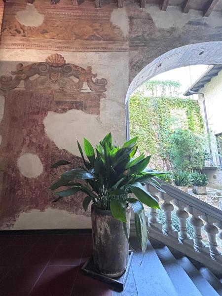 A la foto es mostra l'objecte Palazzo Salvecchio situat a la ciutat de Bergamo.