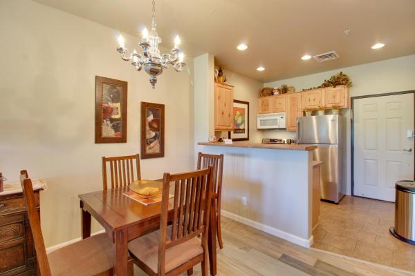 Foto 3: Overgaard Condo with Balcony, Near Hiking and Golfing